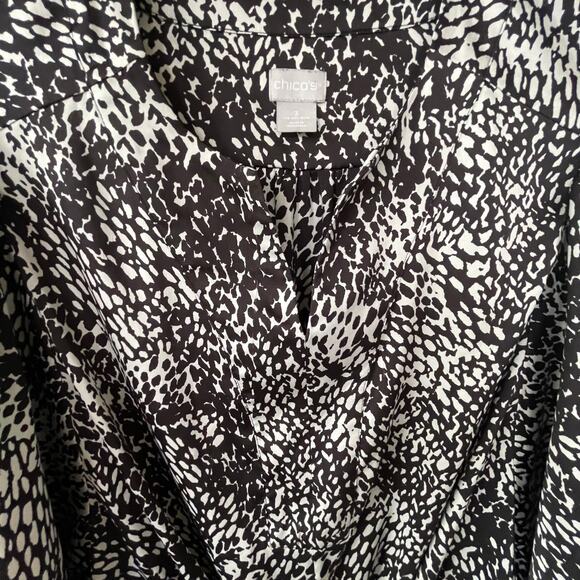 Chico’s Textured Tie Front top Size 16 black white - Picture 4 of 9